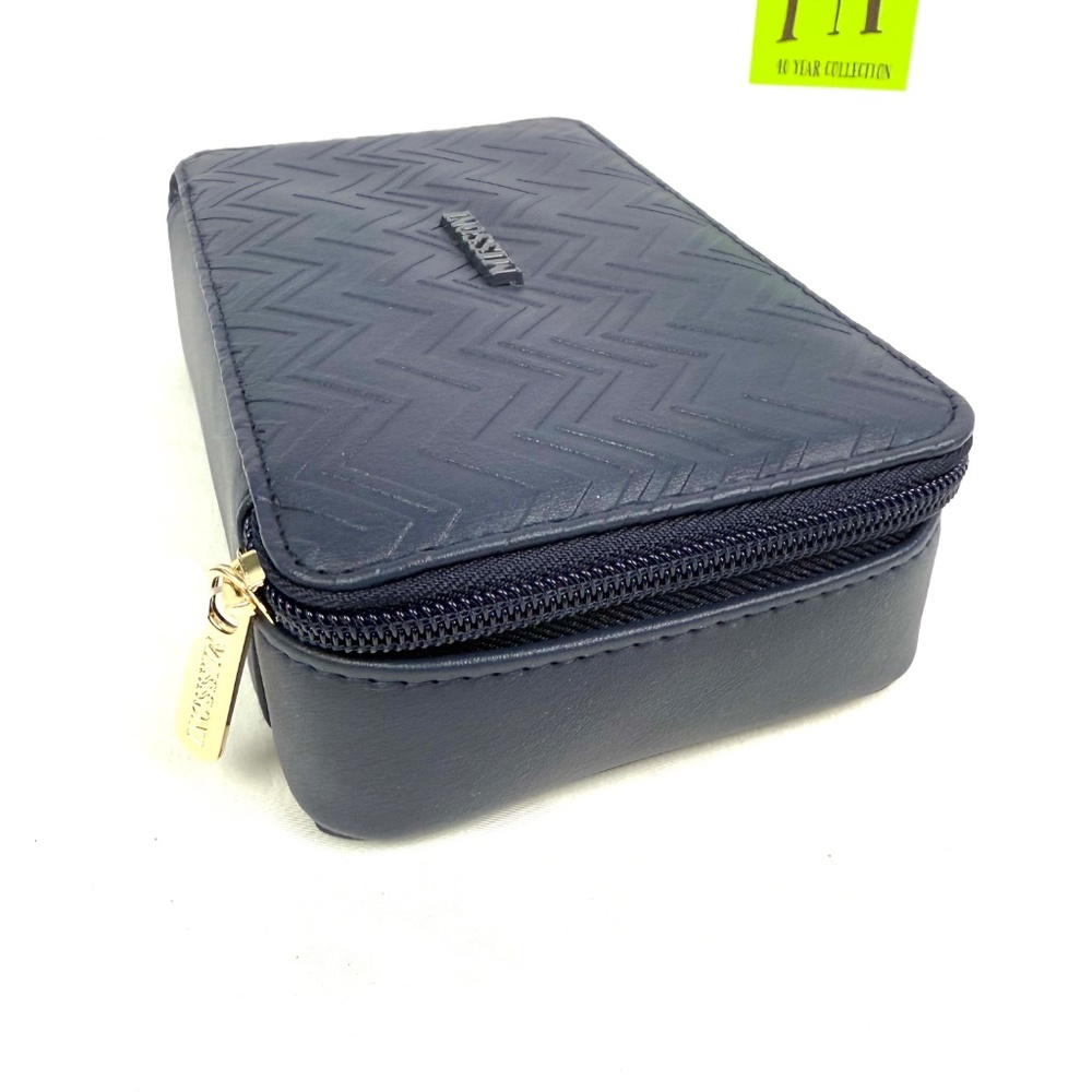 Missoni X Delta Air Lines Amenity Kit Navy Blue Travel Bag, Delta One Exclusiv View 3